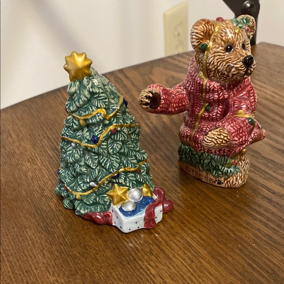Holiday Bear and Tree Figurines as is - Picture 3 of 5